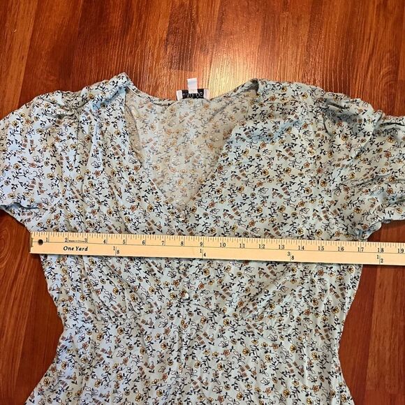 LUXOLOGY blue floral dress. Size medium. - Picture 6 of 12